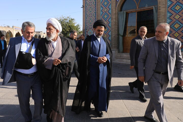 حضور کمیسیون فرهنگی مجلس شورای اسلامی در گلزار شهدای قزوین