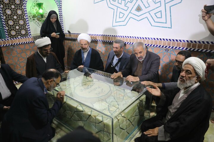 حضور کمیسیون فرهنگی مجلس شورای اسلامی در گلزار شهدای قزوین
