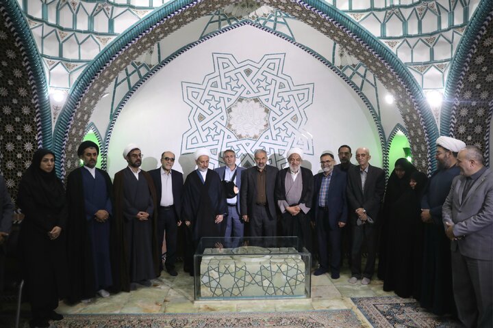 حضور کمیسیون فرهنگی مجلس شورای اسلامی در گلزار شهدای قزوین