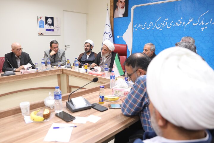 جلسه کمیسیون فرهنگی با مدیران حوزه فرهنگی استان قزوین