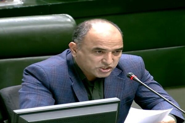 ایران مقتدر در مقابل ظلم و زور تسلیم نخواهد شد