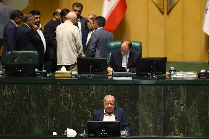 ناطقان میان دستور نشست علنی ۸ مهرماه مجلس شورای اسلامی