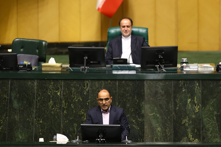 ناطقان میان دستور نشست علنی 8 مهرماه