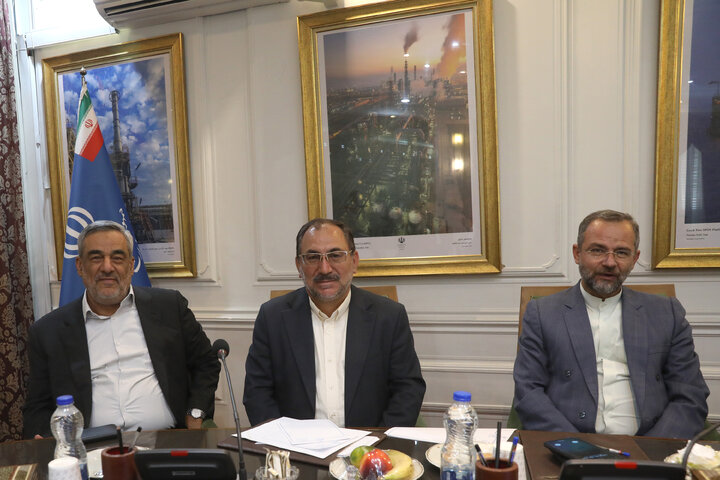 نشست نمایندگان کمیسیون بهداشت و درمان با وزیرومعاونین وزارت نفت