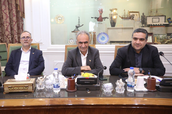 نشست نمایندگان کمیسیون بهداشت و درمان با وزیرومعاونین وزارت نفت