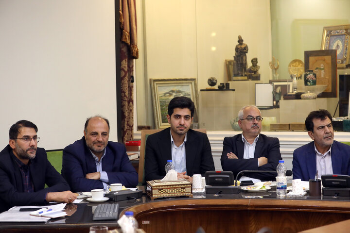 نشست نمایندگان کمیسیون بهداشت و درمان با وزیرومعاونین وزارت نفت
