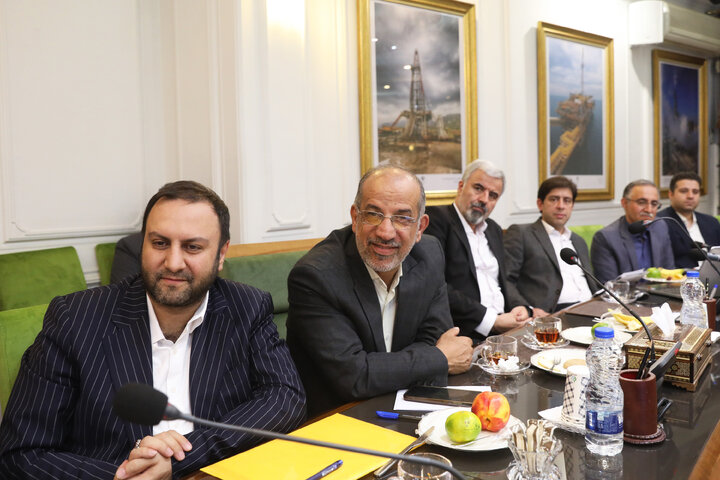 نشست نمایندگان کمیسیون بهداشت و درمان با وزیرومعاونین وزارت نفت
