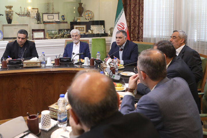 نشست نمایندگان کمیسیون بهداشت و درمان با وزیرومعاونین وزارت نفت