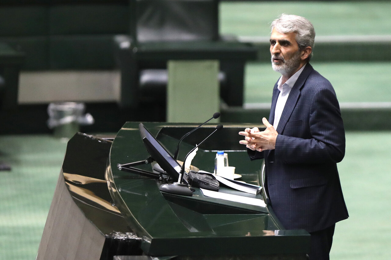پشمچی‌زاده: نشست امروز برای نخستین بار در تاریخ برنامه‌های توسعه کشور پیش‌بینی شده است/گزارش ۲۵۱۵ حکم برنامه هفتم در اختیار نمایندگان قرار می‌گیرد