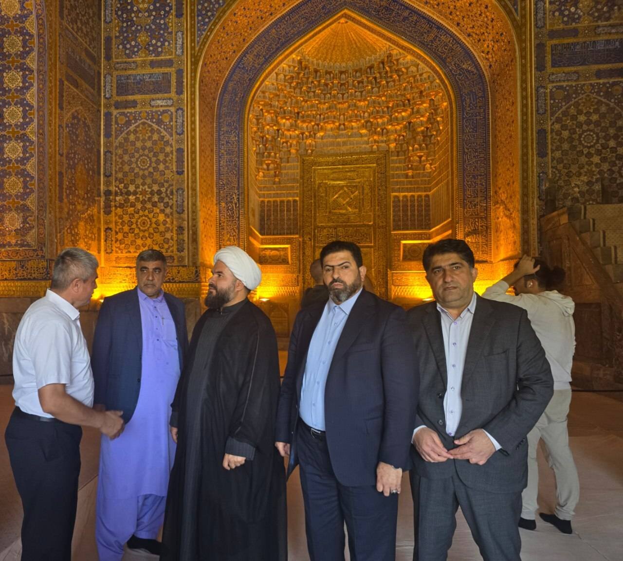 بازدید اعضای گروه دوستی‌پارلمانی ایران- ازبکستان از اماکن تاریخی و فرهنگی سمرقند