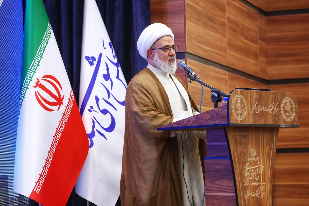 نهاوندی: پیوند پژوهش‌های دینی و فرآیند قانون‌گذاری