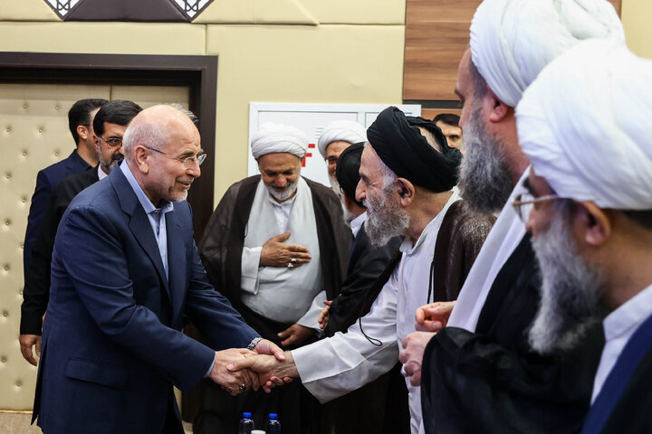 آیین تجلیل از اساتید و مدیران پژوهشی و رونمایی از جدیدترین آثار مرکز تحقیقات اسلامی مجلس در قم با حضور دکتر قالیباف