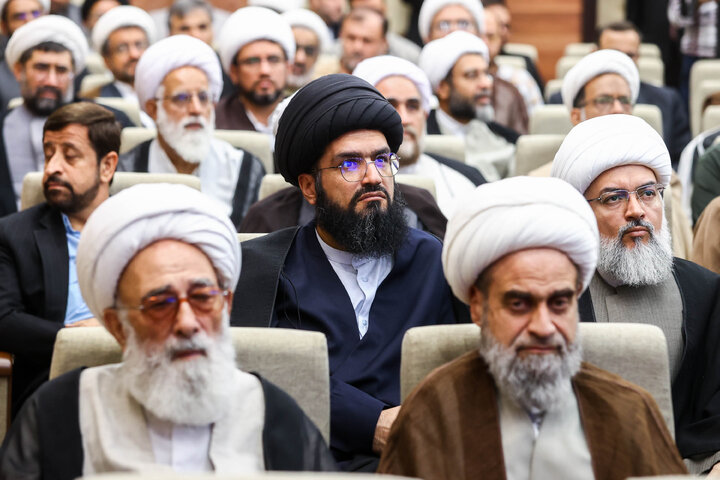 آیین تجلیل از اساتید و مدیران پژوهشی و رونمایی از جدیدترین آثار مرکز تحقیقات اسلامی مجلس در قم با حضور دکتر قالیباف