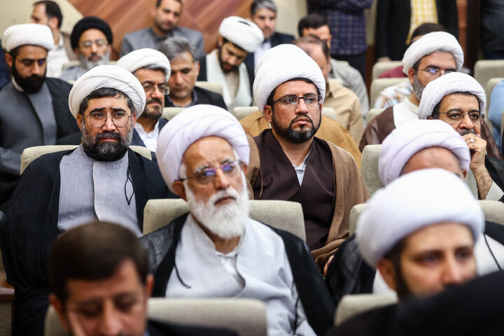 آیین تجلیل از اساتید و مدیران پژوهشی و رونمایی از جدیدترین آثار مرکز تحقیقات اسلامی مجلس در قم با حضور دکتر قالیباف