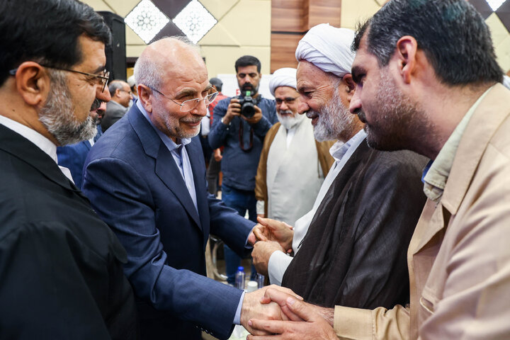 آیین تجلیل از اساتید و مدیران پژوهشی و رونمایی از جدیدترین آثار مرکز تحقیقات اسلامی مجلس در قم با حضور دکتر قالیباف