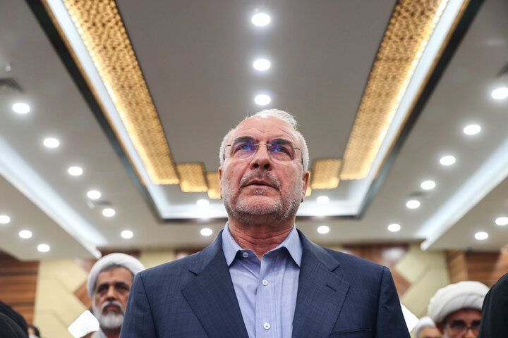 آیین تجلیل از اساتید و مدیران پژوهشی و رونمایی از جدیدترین آثار مرکز تحقیقات اسلامی مجلس در قم با حضور دکتر قالیباف