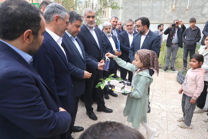 بازدید نایب رئیس مجلس از کانون پرورش فکری کودکان شهرستان پارس آباد