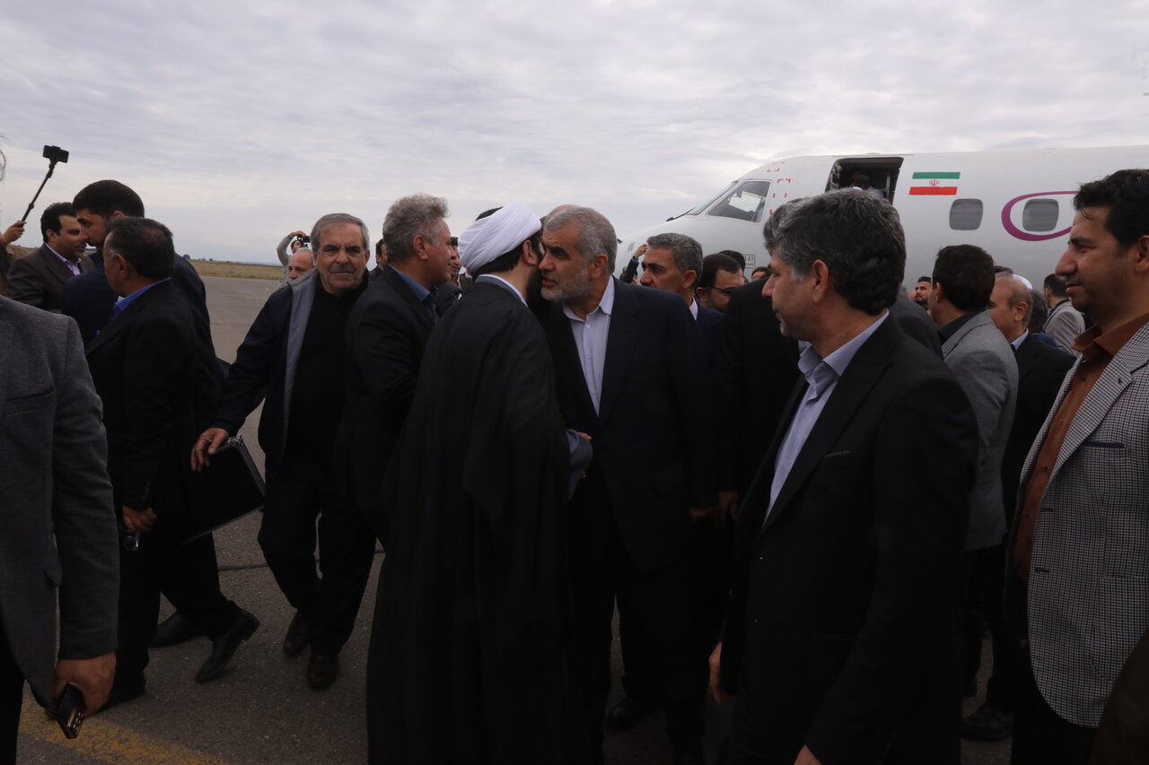 نایب رییس مجلس وارد فرودگاه پارس آباد شد/ نظارت میدانی بر پروژه های عمرانی پارس آباد، بیله سوار و اصلاندوز در دستور کار نیکزاد