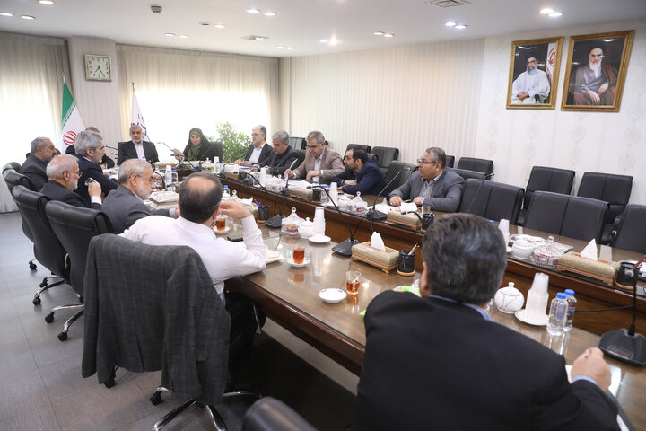 نشست پیگیری پروژه 33 گانه تهران با حضور نایب رئیس مجلس، نمایندگان تهران و وزیر راه و شهرسازی
