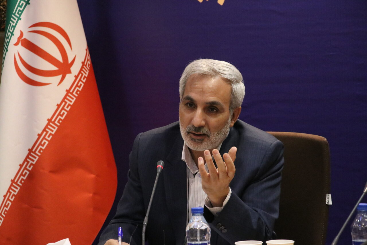 دستگاه‌های متولی تأمین معیشت مردم جلوی رهاشدگی بازار را بگیرند
