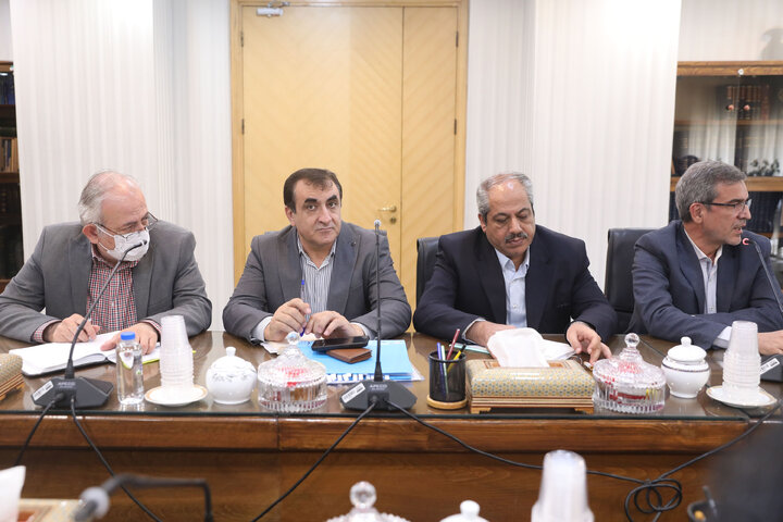 نشست فراکسیون ایثارگران با حضور نواب رییسه