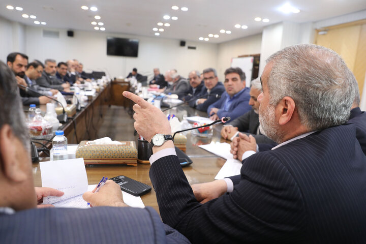 نشست فراکسیون ایثارگران با حضور نواب رییسه