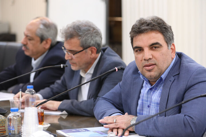 نشست فراکسیون ایثارگران با حضور نواب رییسه