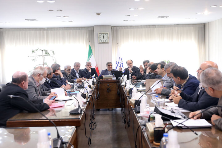 نشست فراکسیون ایثارگران با حضور نواب رییسه