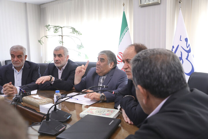 نشست فراکسیون ایثارگران با حضور نواب رییسه