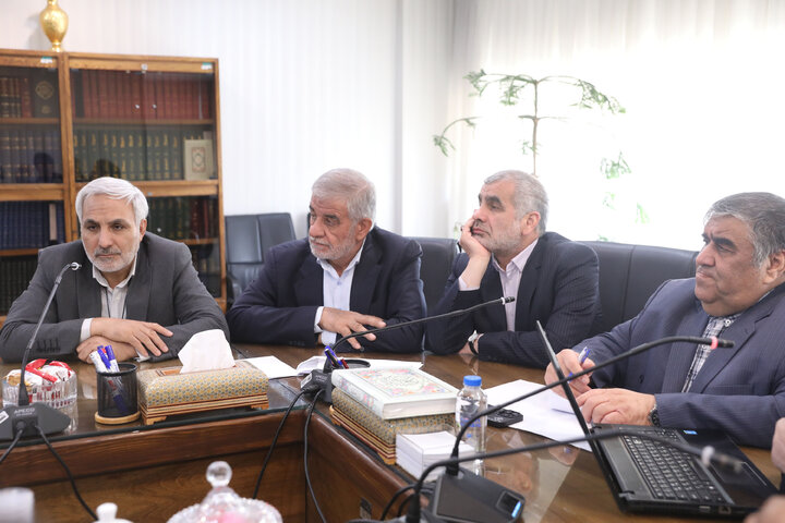 نشست فراکسیون ایثارگران با حضور نواب رییسه