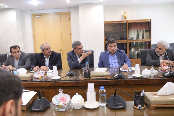 نشست فراکسیون ایثارگران با حضور نواب رییسه
