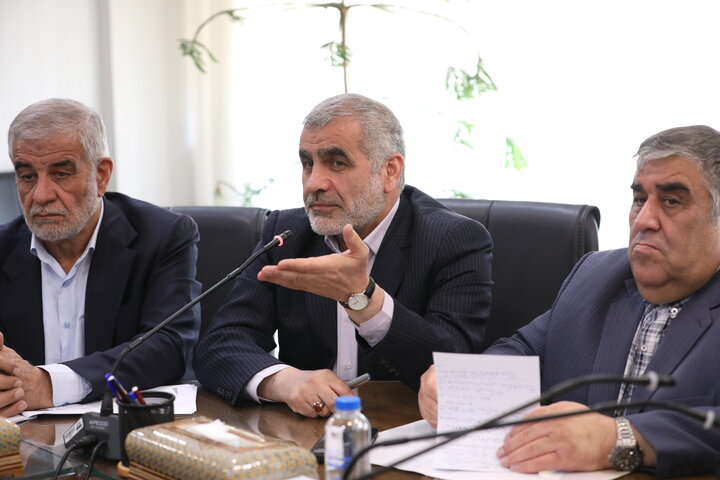 نشست فراکسیون ایثارگران با حضور نواب رییسه
