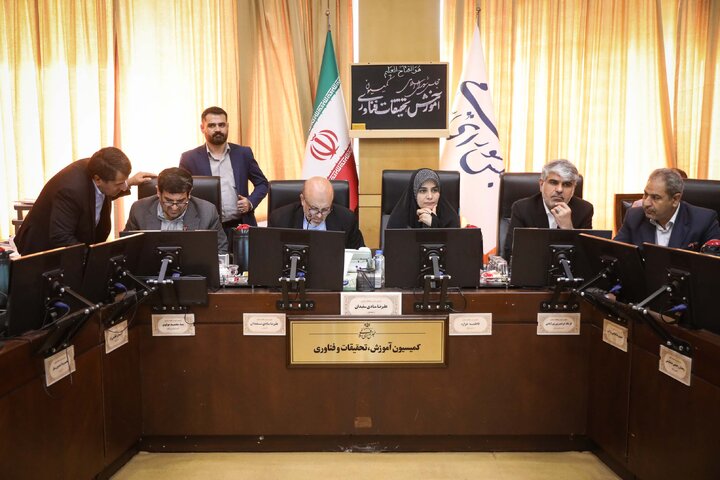 نشست 13 مهر کمیسیون آموزش