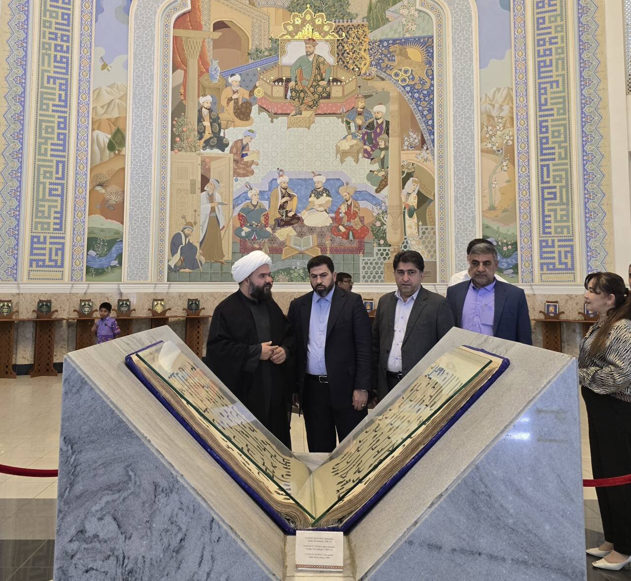 بازدید گروه دوستی پارلمانی ایران و ازبکستان از تکنوپارک و موزه امیرتیمور