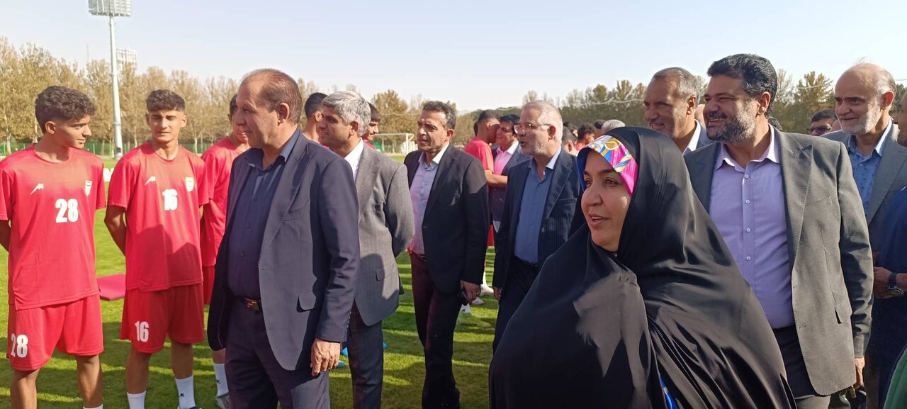 ایجاد فضاهای ورزشی استاندارد در دورافتادهترین مناطق کشور مورد توجه باشد