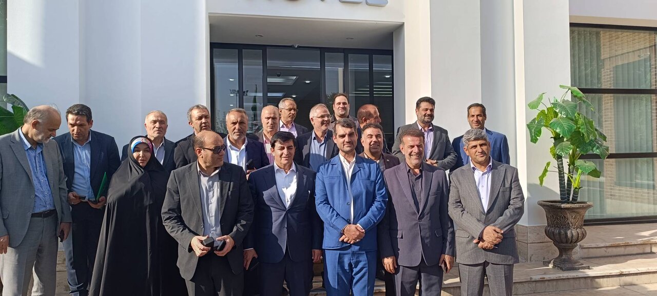 ایجاد فضاهای ورزشی استاندارد در دورافتادهترین مناطق کشور مورد توجه باشد