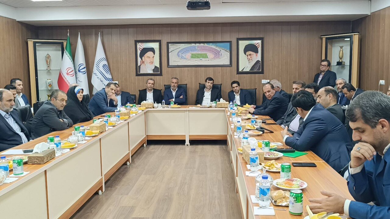 ایجاد فضاهای ورزشی استاندارد در دورافتاده‌ترین مناطق کشور مورد توجه باشد