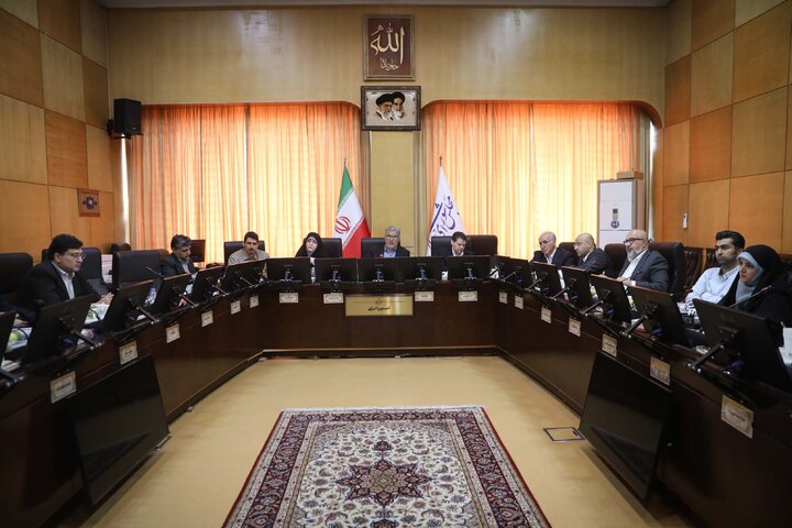 کمیسون مشترک بررسی طرح اساسنامه شرکت ملی صنایع پتروشیمی ایران