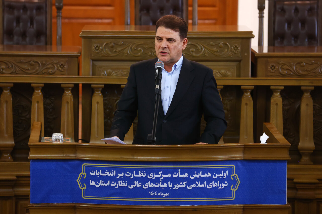 انتخابات شوراها در تهران تناسبی برگزار می‌شود/ هیأت‌های اجرایی انتخابات، تابلوی معتمدین هر منطقه
