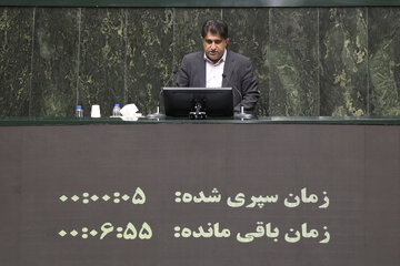 سفره های مردم کوچک شده و امیدها فرسوده شده است