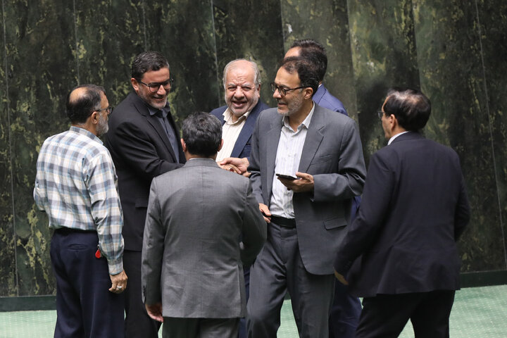 ناطقان میان دستور 15 مهرماه مجلس شورای اسلامی