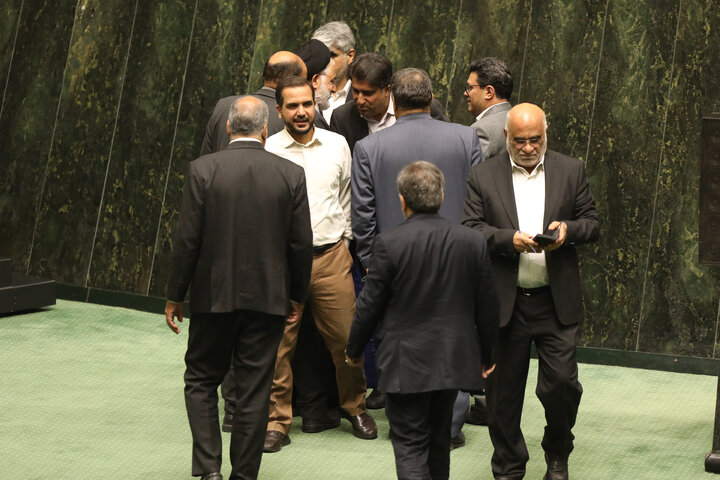 ناطقان میان دستور 15 مهرماه مجلس شورای اسلامی