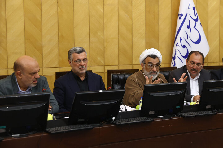 نشست مشترک کمیسونهای بهداشت و آموزش با وزیر بهداشت