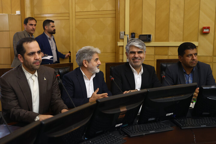 نشست مشترک کمیسونهای بهداشت و آموزش با وزیر بهداشت