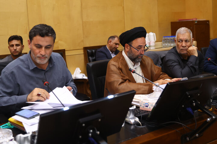 نشست 15 مهر 1404 کمیسیون صنایع با حضور وزیر دفاع