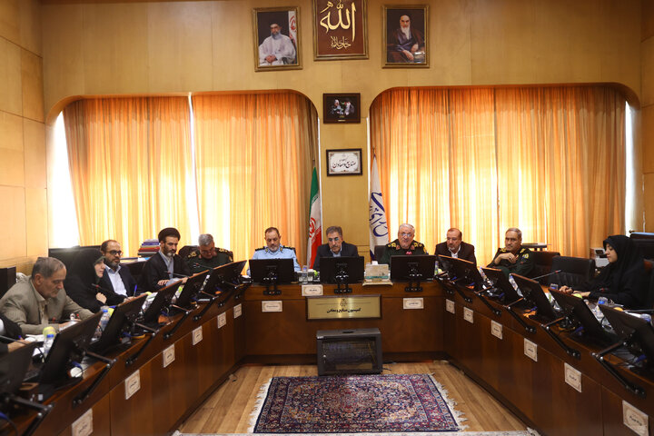 نشست 15 مهر 1404 کمیسیون صنایع با حضور وزیر دفاع