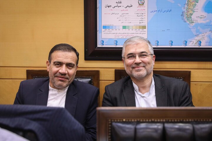نشست کمیسیون عمران با حضور وزیر نیرو