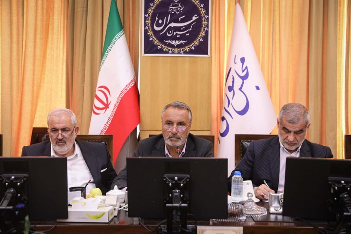نشست کمیسیون عمران با حضور وزیر نیرو