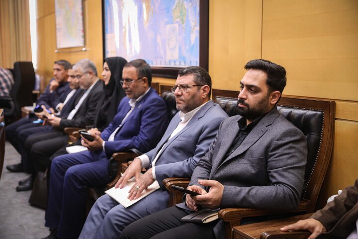 نشست کمیسیون عمران با حضور وزیر نیرو