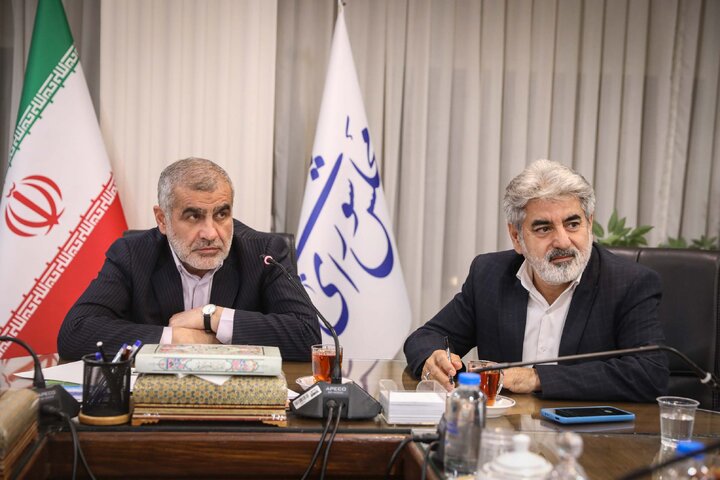جلسه بررسي مشکلات شرکت هاي توليد کننده بذر ذرت با حضور علی نيکزاد